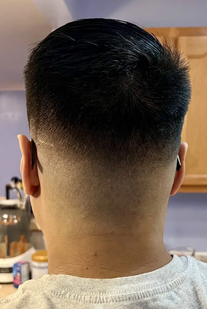 Tapered back and neckline